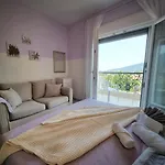 Physis - Seaview Maisonette