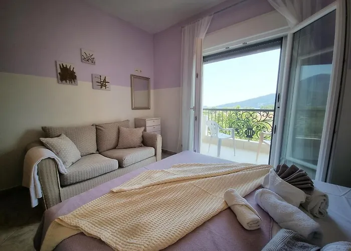 Physis - Seaview Maisonette